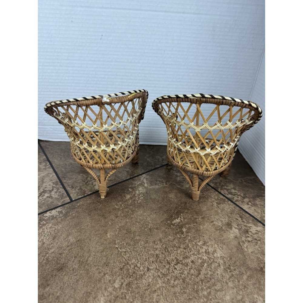 SET OF 2 VINTAGE WICKER DOLL CHAIRS - Picture 4 of 9